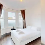 Perfectly Located, Classy 2 Bed Flat In Stockwell